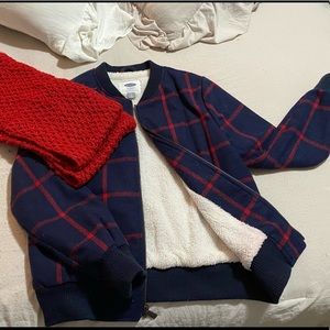 Women’s lines cozy jacket. Worn only a few times. Goes great with jeans!